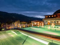 Hotel Waldhof **** - Pool Nacht